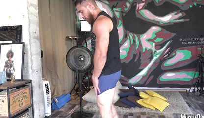 Muscle worship hunk! Huge biceps, foot fetish, jock off