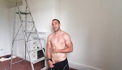 Straight Brit Muscular Builder